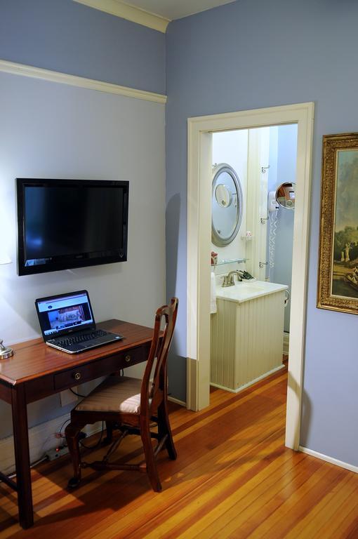Queen Suite